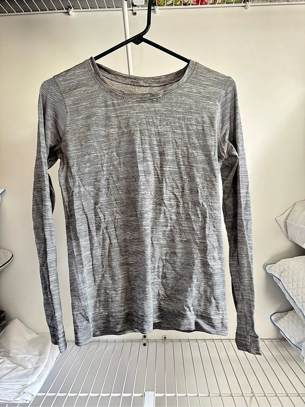 Lululemon Swiftly Tech Long Sleeve Top Gray & White